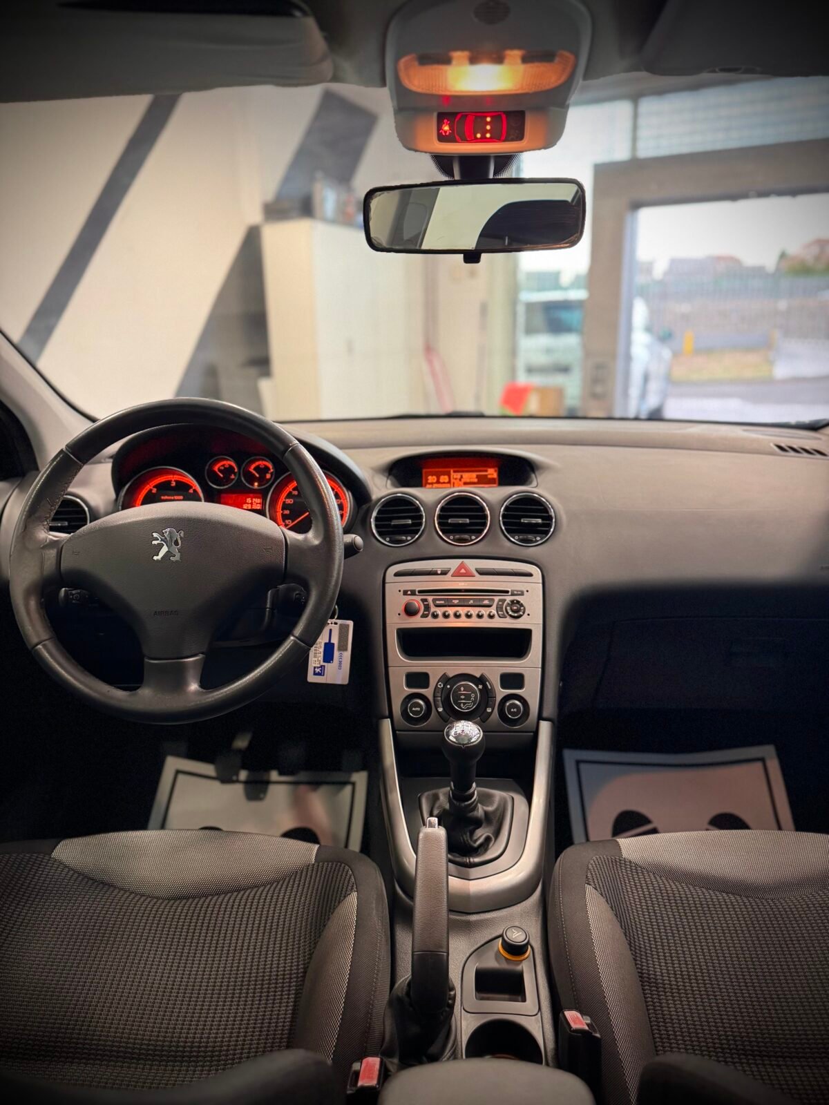 PEUGEOT 308 1.6hdi