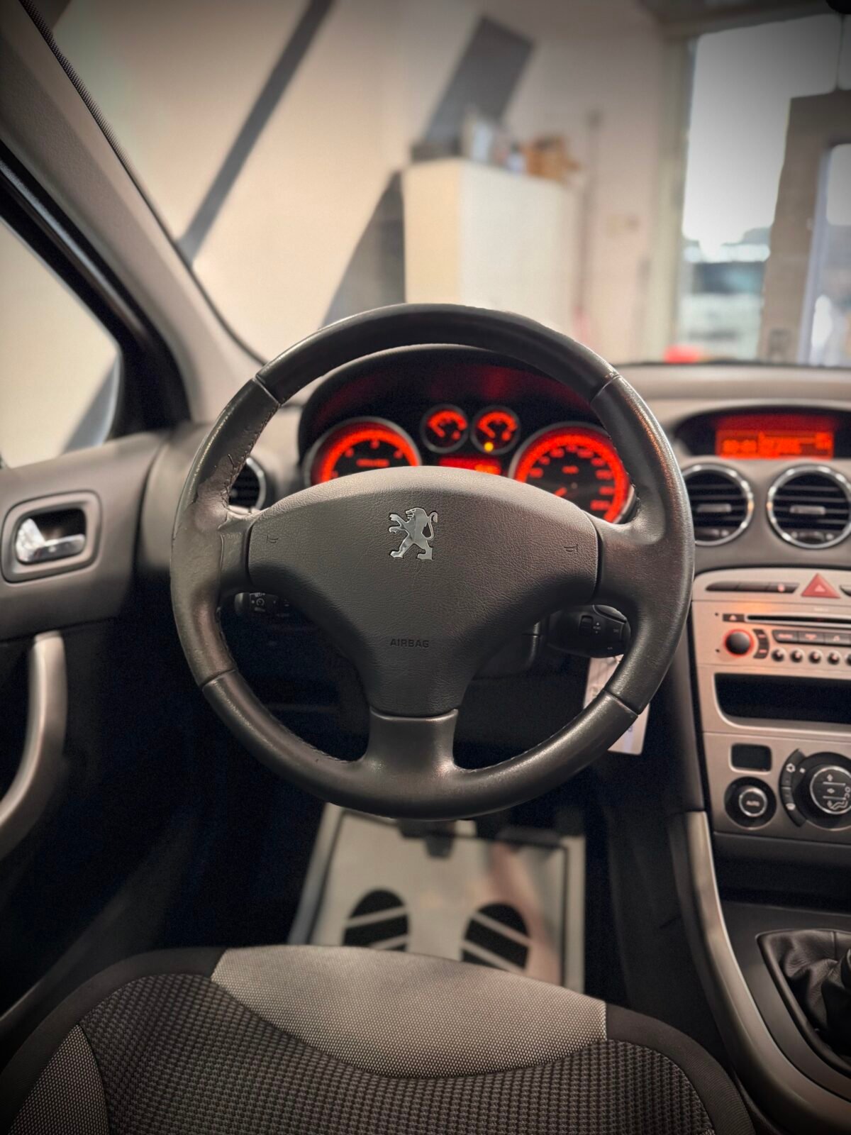 PEUGEOT 308 1.6hdi